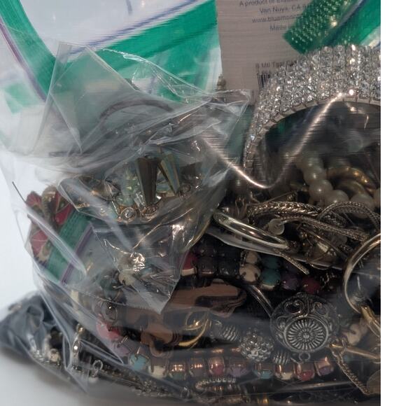 Jewelry Lot Ivory Repurpose Bag Over 4 Pounds Beads & Possible Wearable Pieces - Picture 5 of 7